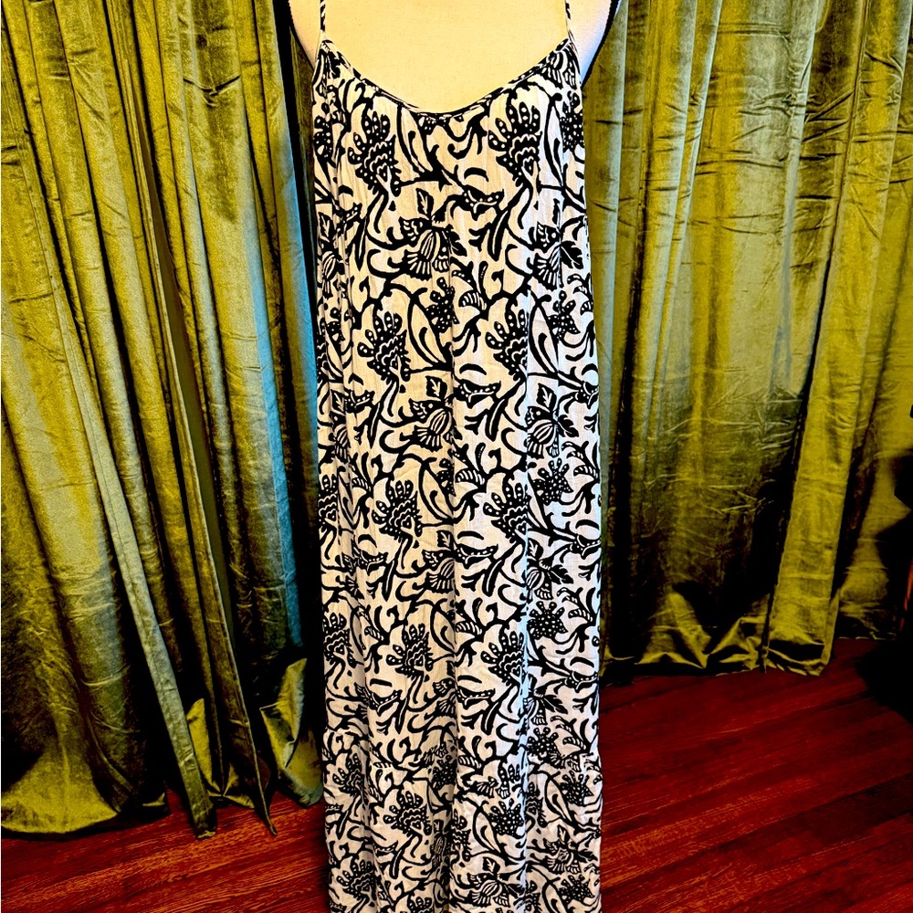 LOFT Black and White Floral Dress